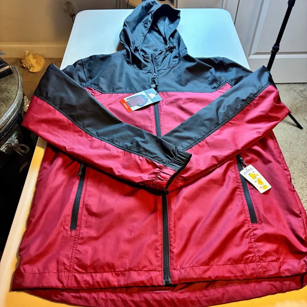 ZeroXposur Men's Packable Hooded Hardshell Rain Jacket Red Black Size M NWT
